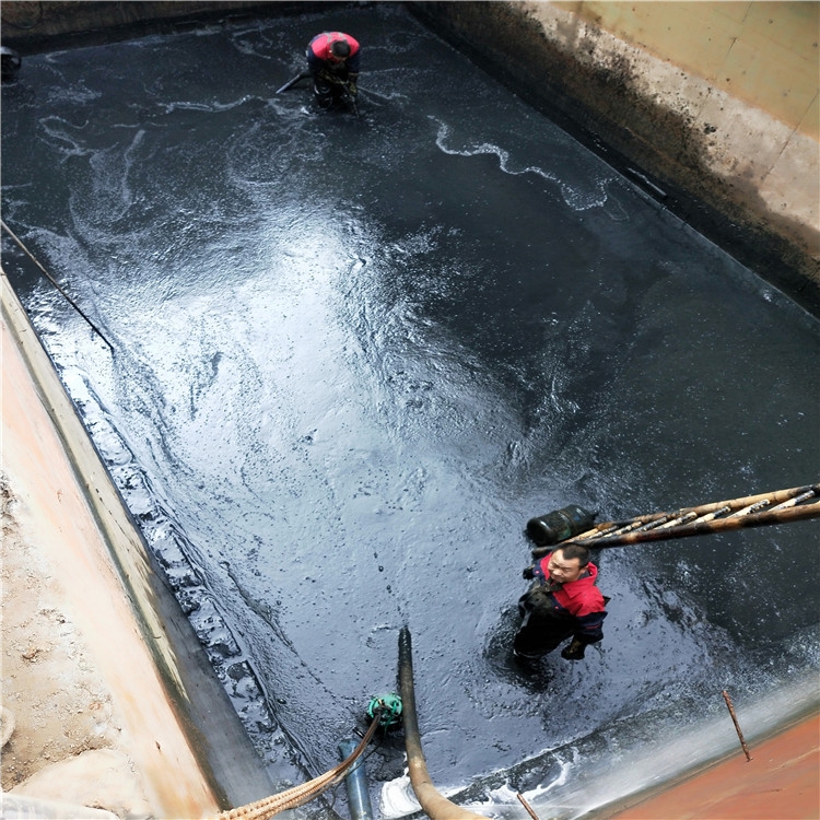 雁塔废水池清理